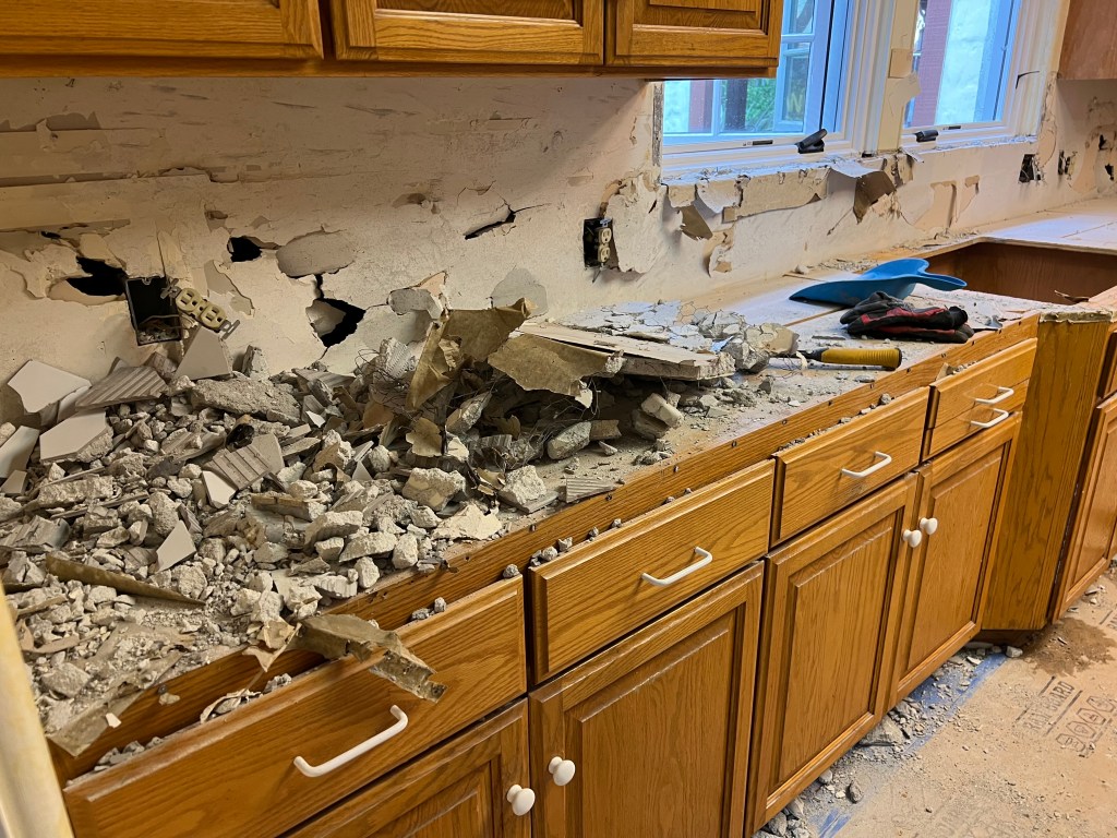 kitchen demolition 21 Aug 2023